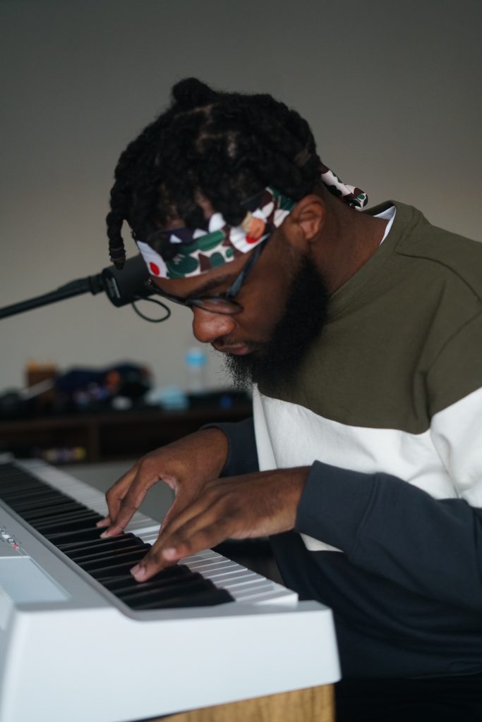 Relaxing and captivating you, check out the new E.P ‘To The Next Chapter’ from  pianist/composer #reggiewatkinspiano!